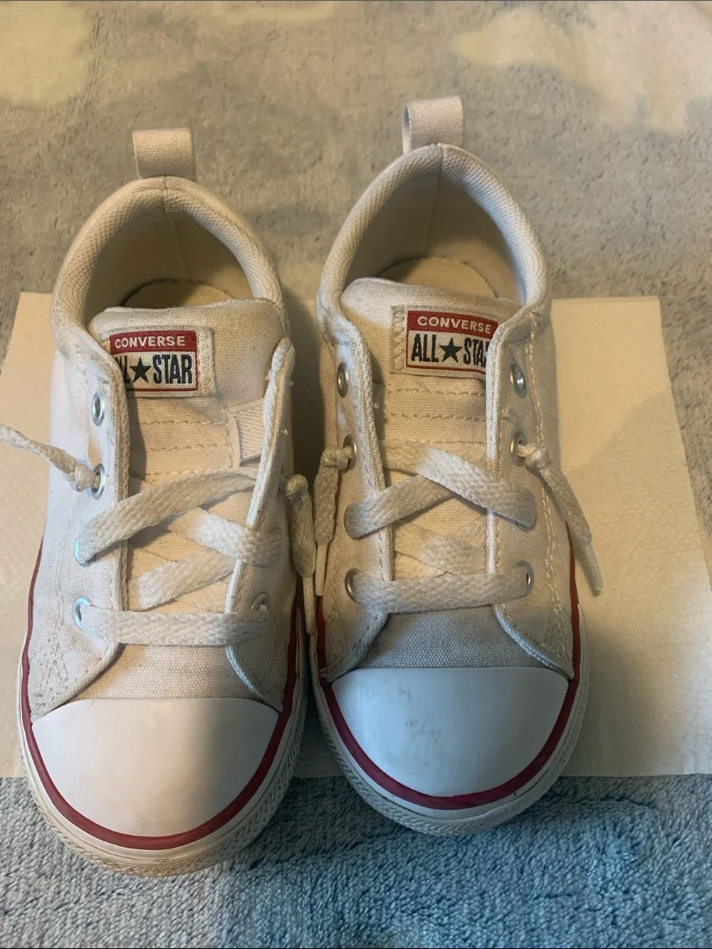 Converse Kids Low Top Sneakers in White with Red Trim Size 9C Open to Offers